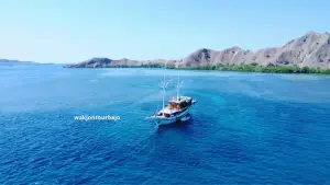 private trip phinisi
